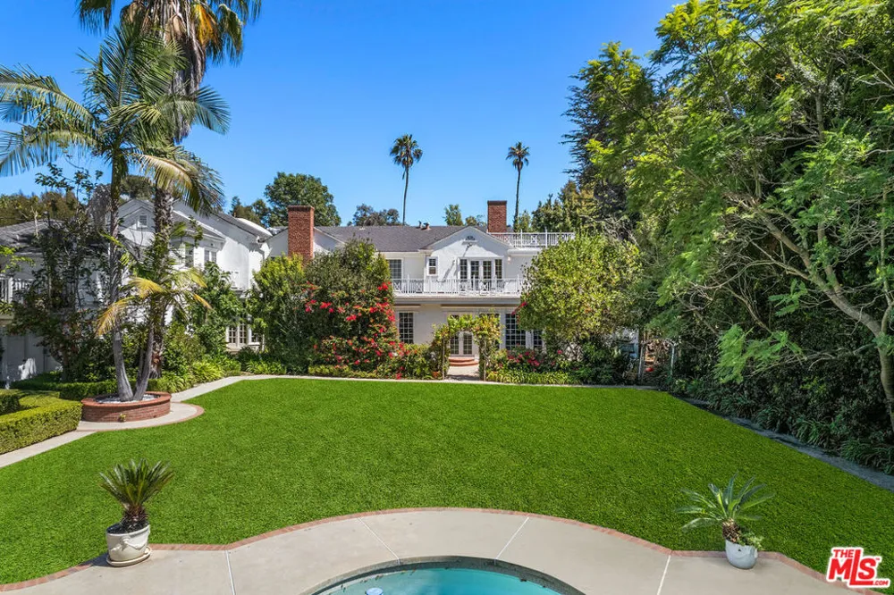 251 Bristol Avenue Los Angeles, CA 90049