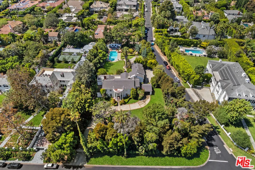 251 Bristol Avenue Los Angeles, CA 90049