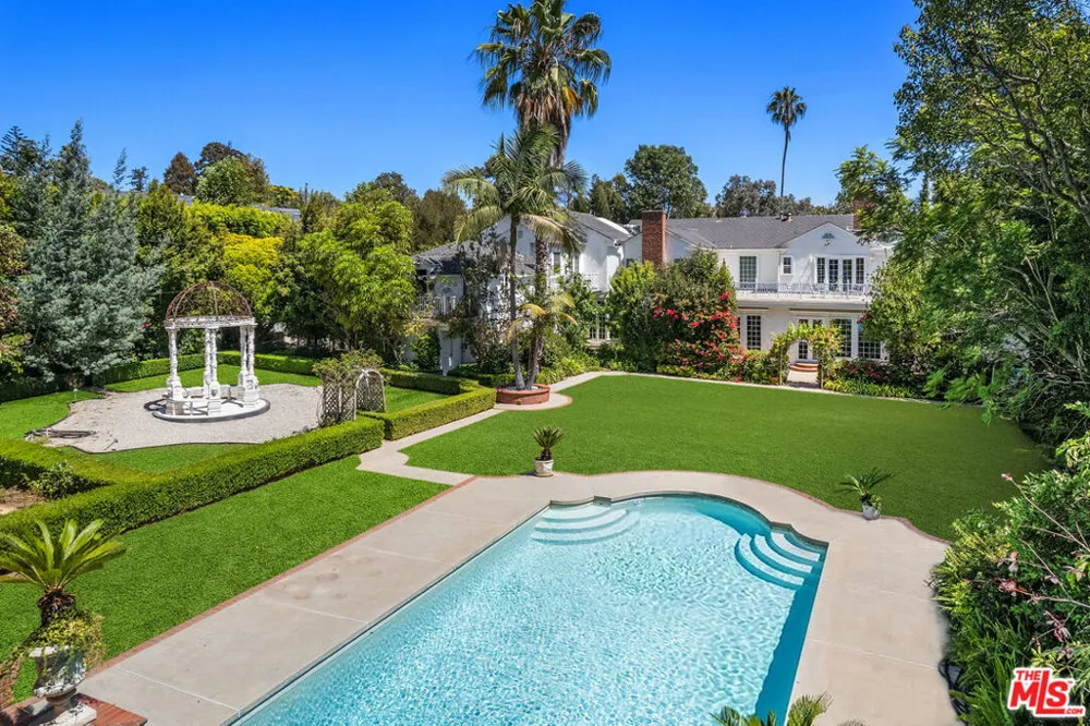 251 Bristol Avenue Los Angeles, CA 90049