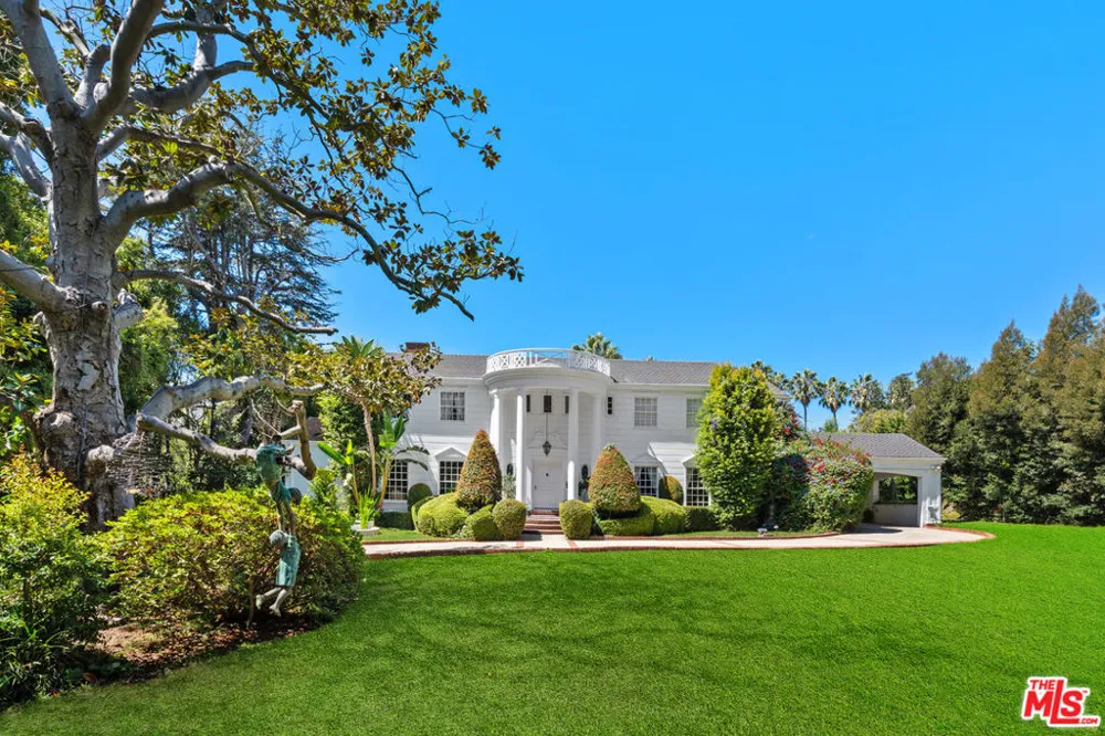 251 Bristol Avenue Los Angeles, CA 90049