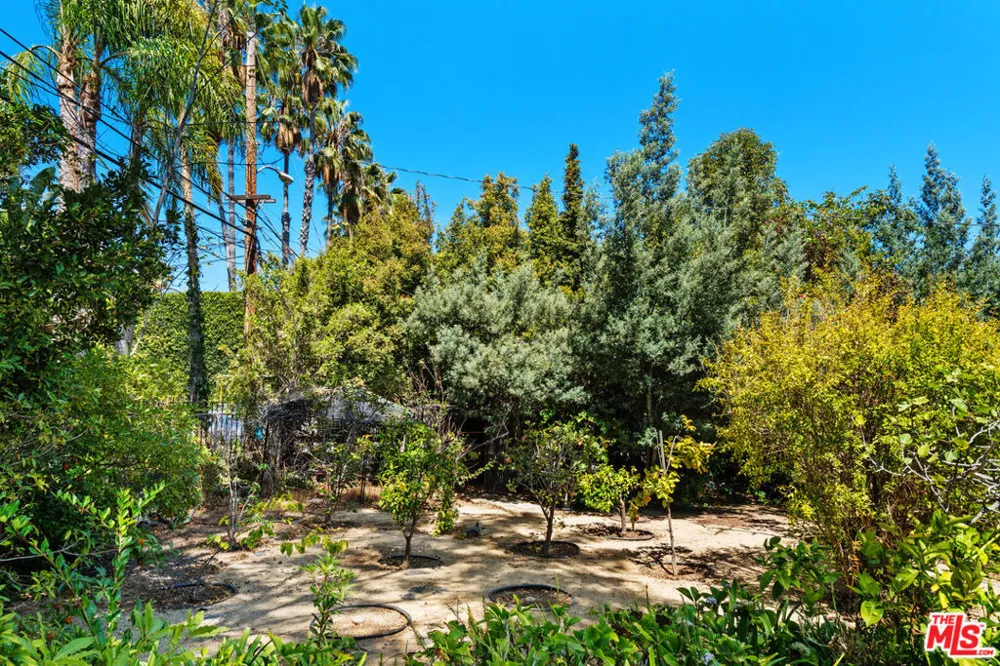 251 Bristol Avenue Los Angeles, CA 90049