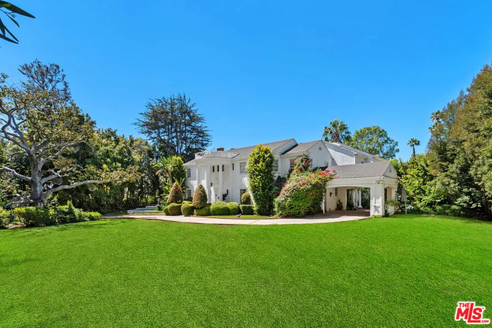 251 Bristol Avenue Los Angeles, CA 90049