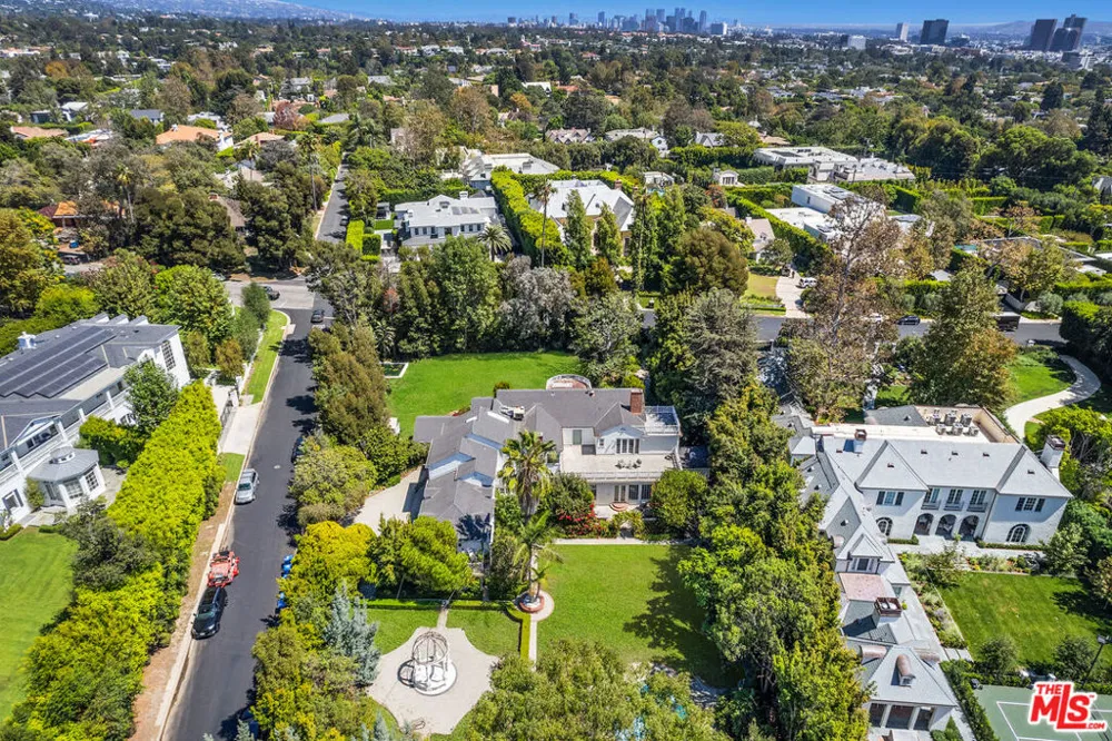 251 Bristol Avenue Los Angeles, CA 90049
