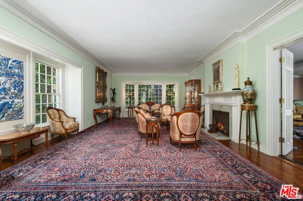 251 Bristol Avenue Los Angeles, CA 90049