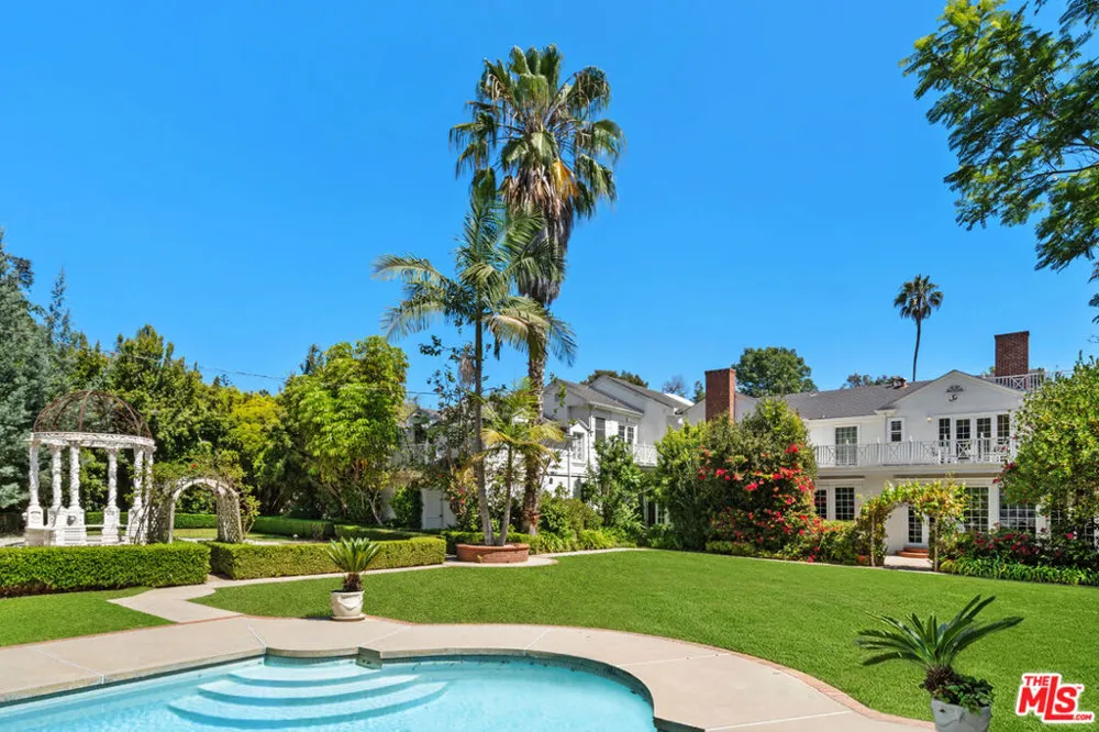 251 Bristol Avenue Los Angeles, CA 90049