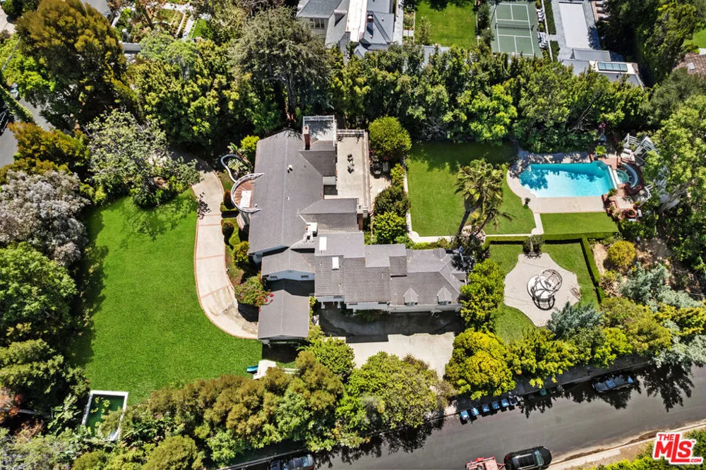 251 Bristol Avenue Los Angeles, CA 90049