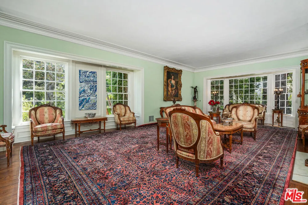 251 Bristol Avenue Los Angeles, CA 90049