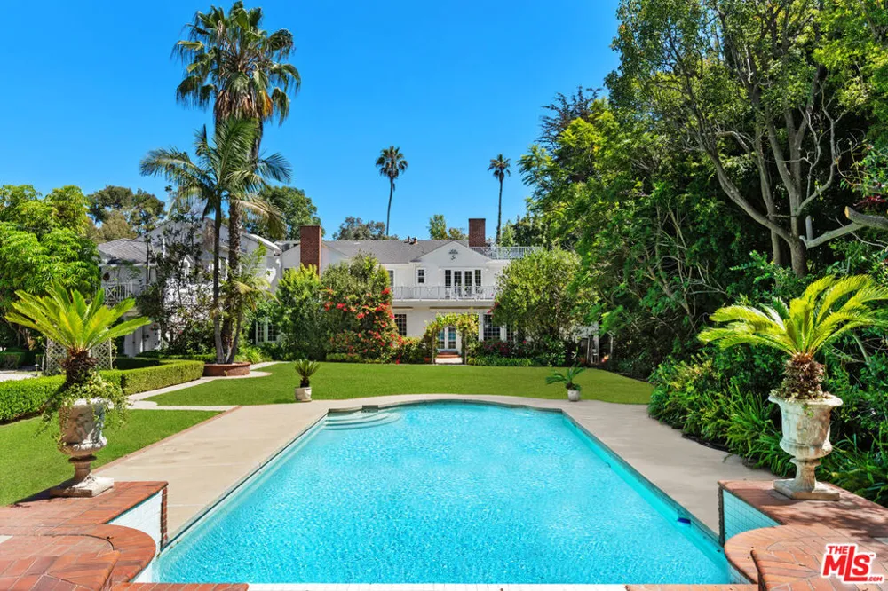 251 Bristol Avenue Los Angeles, CA 90049