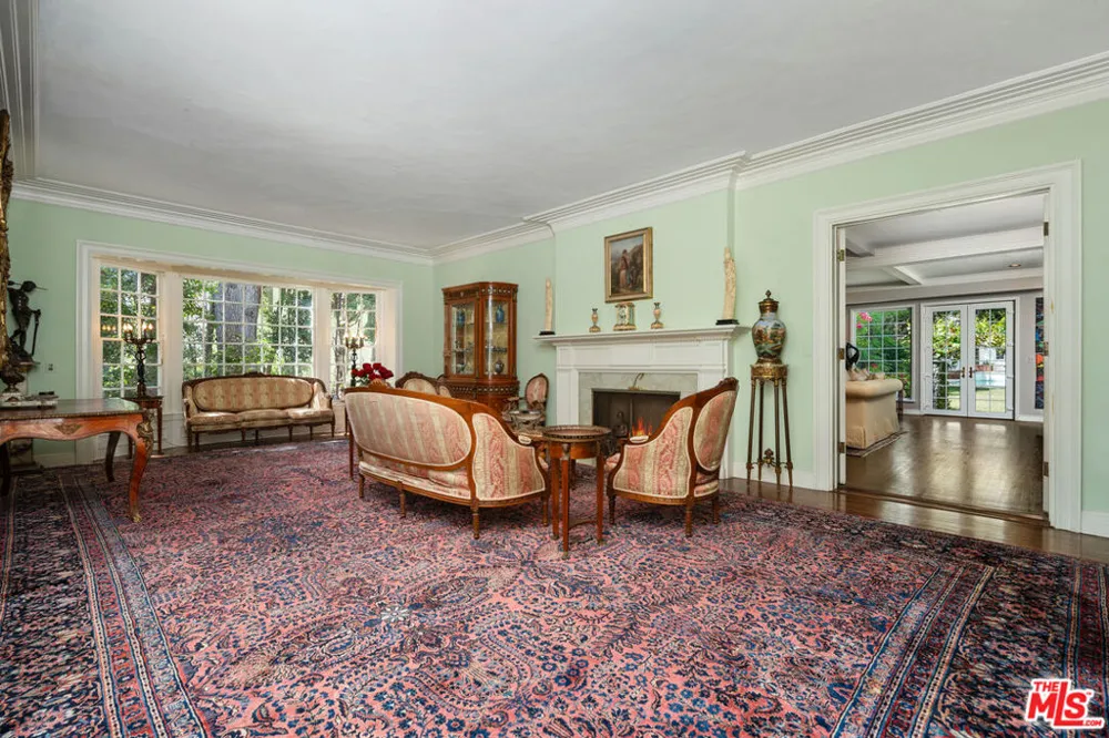 251 Bristol Avenue Los Angeles, CA 90049