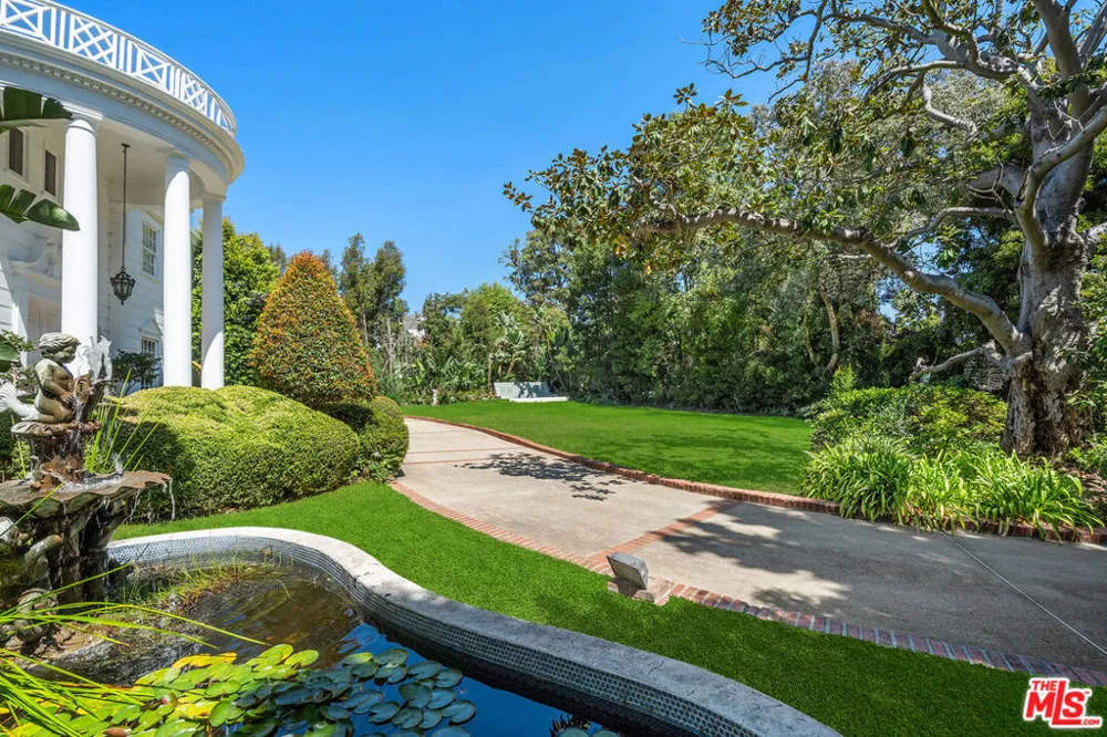 251 Bristol Avenue Los Angeles, CA 90049