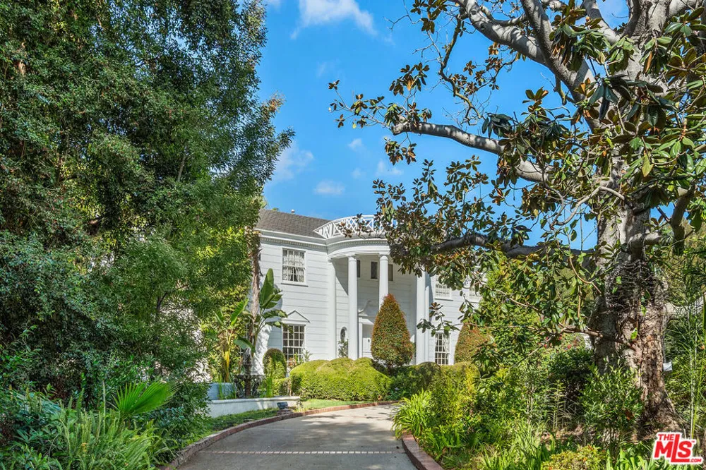 251 Bristol Avenue Los Angeles, CA 90049