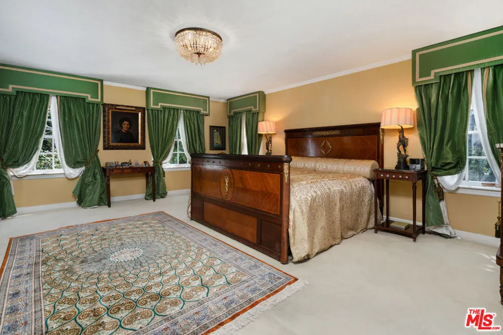 251 Bristol Avenue Los Angeles, CA 90049