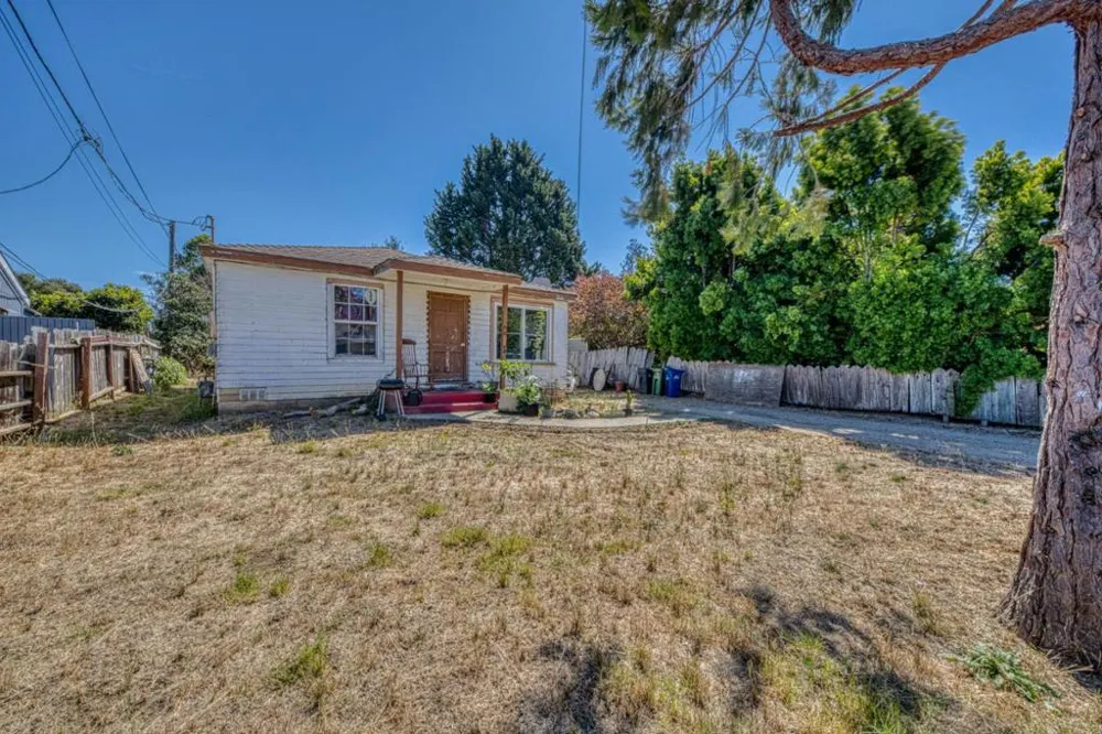 266 Manfre Road Watsonville, CA 95076