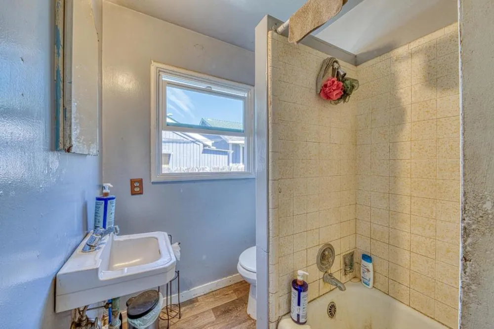 266 Manfre Road Watsonville, CA 95076