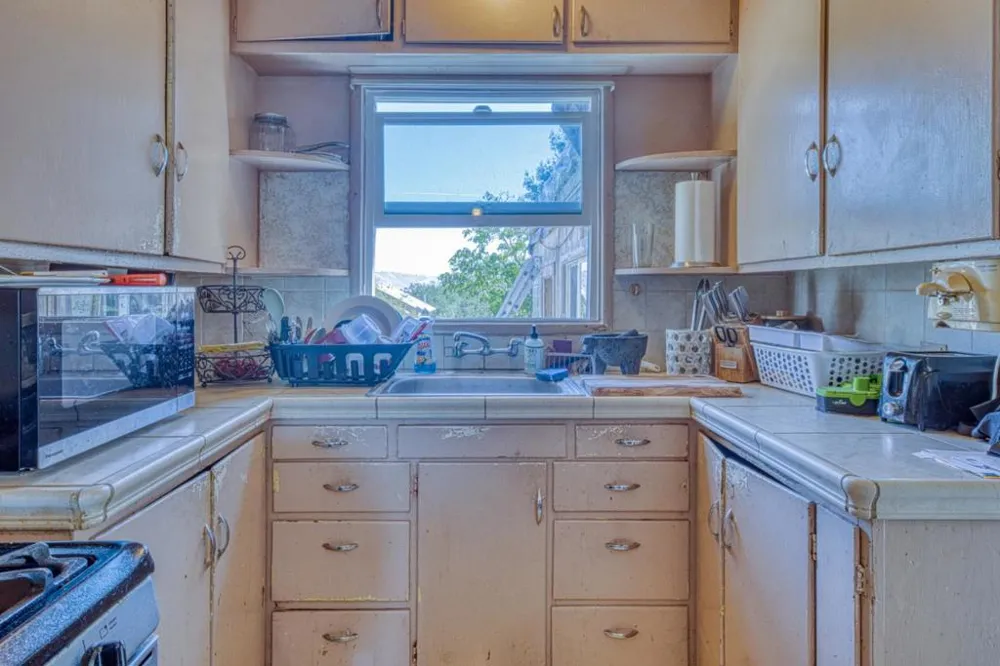 266 Manfre Road Watsonville, CA 95076