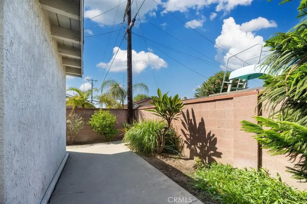 7849 La Habra Buena Park, CA 90620