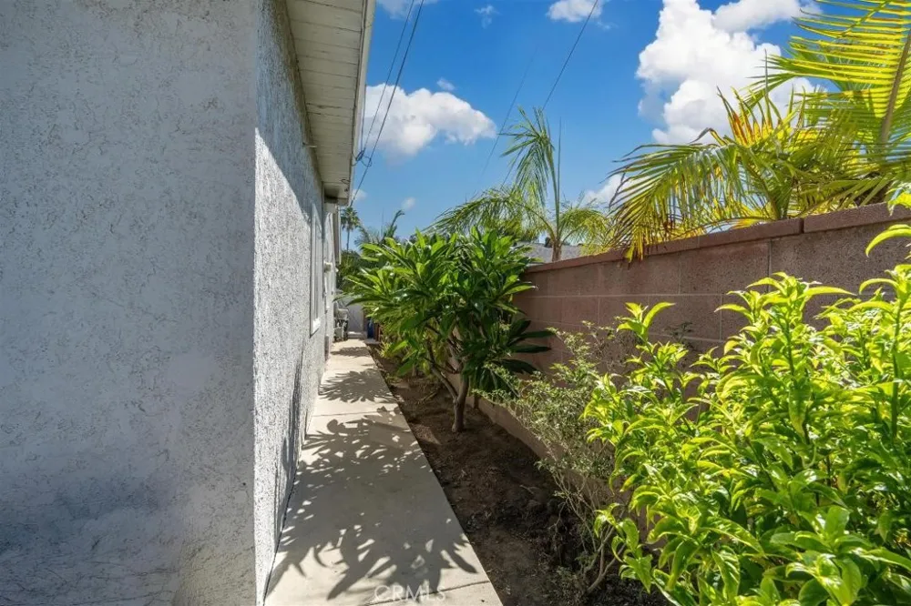 7849 La Habra Buena Park, CA 90620