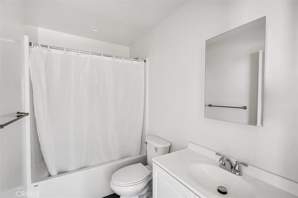 18544 Bryant Street Northridge, CA 91324