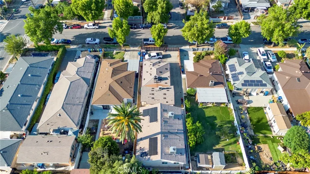 18544 Bryant Street Northridge, CA 91324