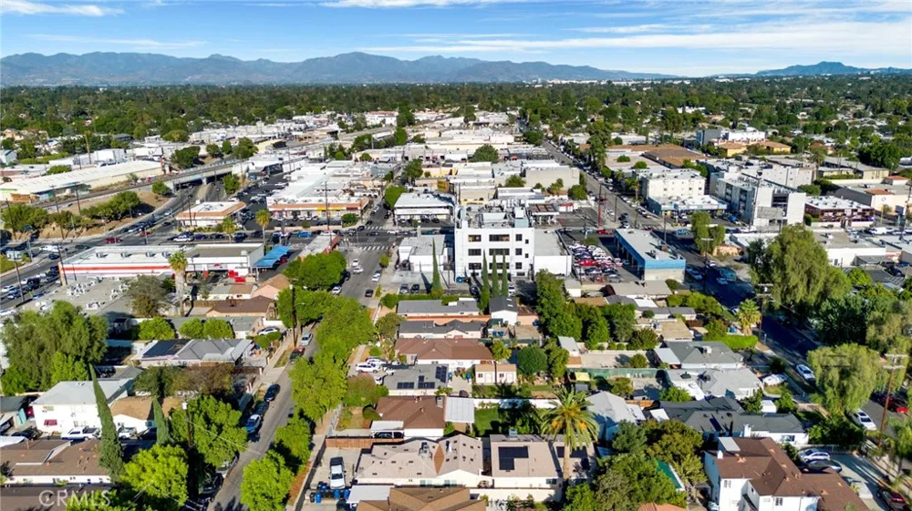 18544 Bryant Street Northridge, CA 91324