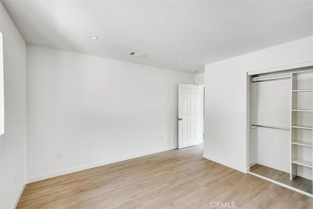 18544 Bryant Street Northridge, CA 91324