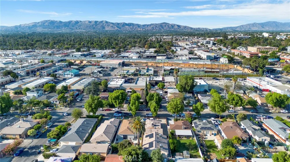 18544 Bryant Street Northridge, CA 91324