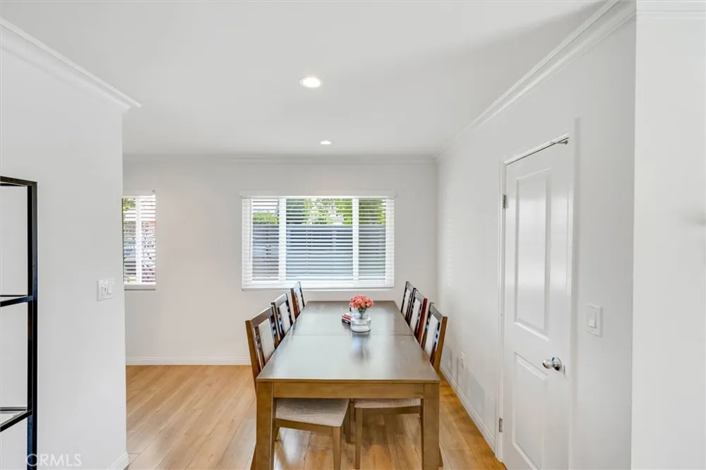 18544 Bryant Street Northridge, CA 91324