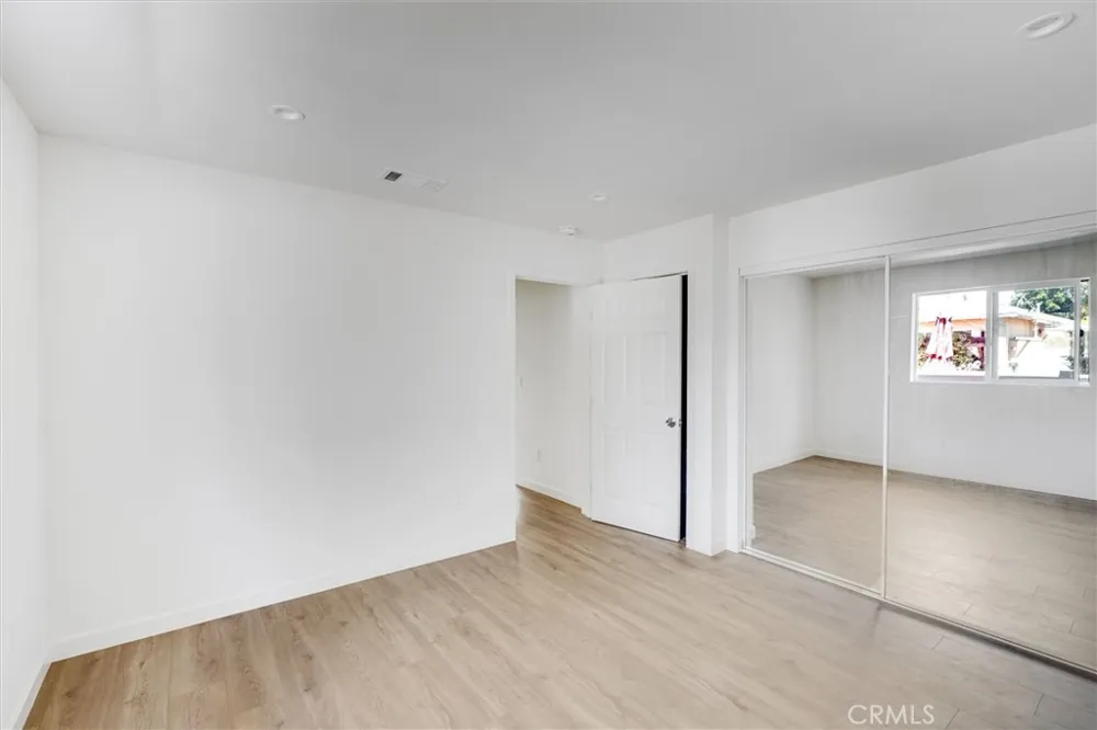 18544 Bryant Street Northridge, CA 91324