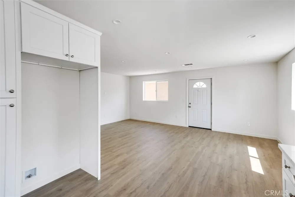 18544 Bryant Street Northridge, CA 91324