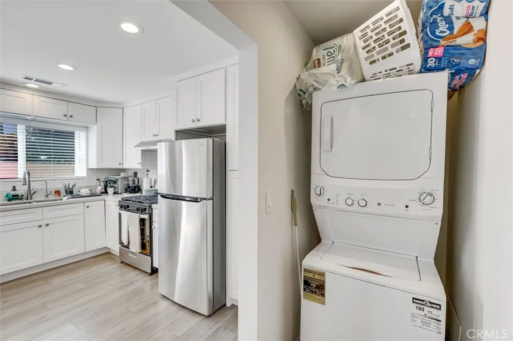 18544 Bryant Street Northridge, CA 91324