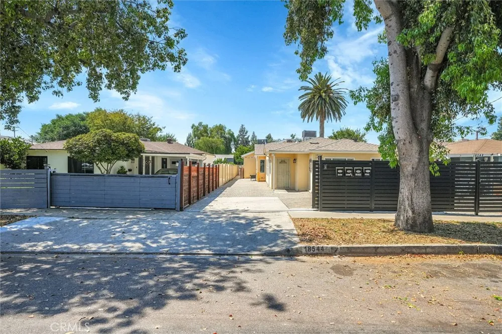 18544 Bryant Street Northridge, CA 91324