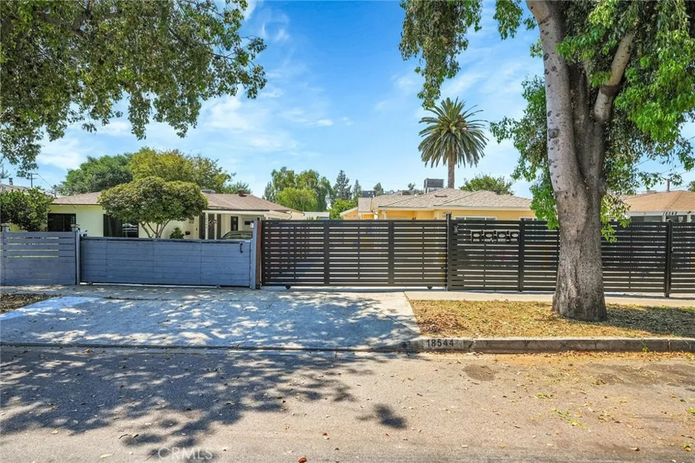 18544 Bryant Street Northridge, CA 91324