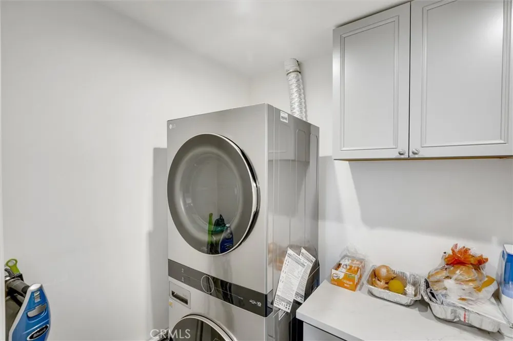 18544 Bryant Street Northridge, CA 91324