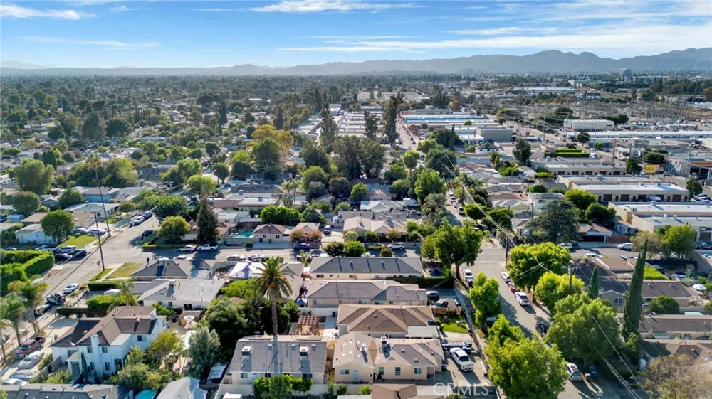 18544 Bryant Street Northridge, CA 91324