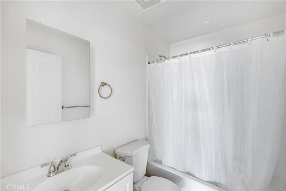 18544 Bryant Street Northridge, CA 91324