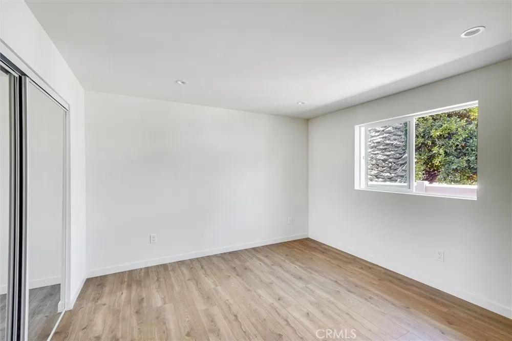 18544 Bryant Street Northridge, CA 91324