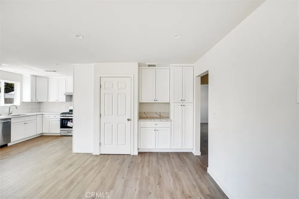 18544 Bryant Street Northridge, CA 91324