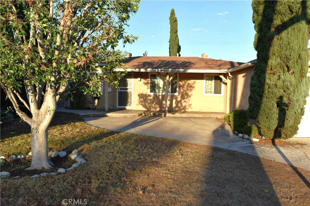 8320 Bardwell Ave. Los Angeles, CA 91402