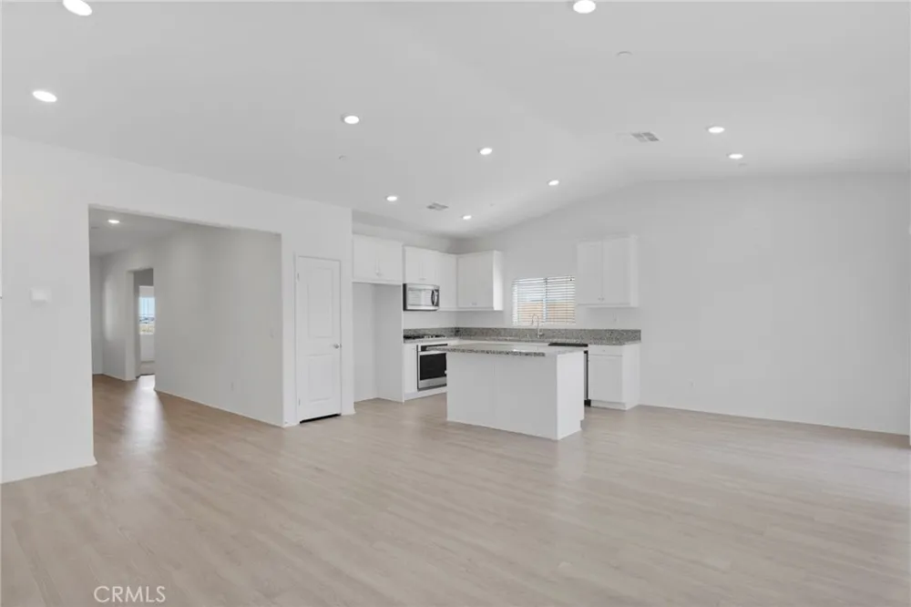 15644 Cobalt Road Victorville, CA 92394