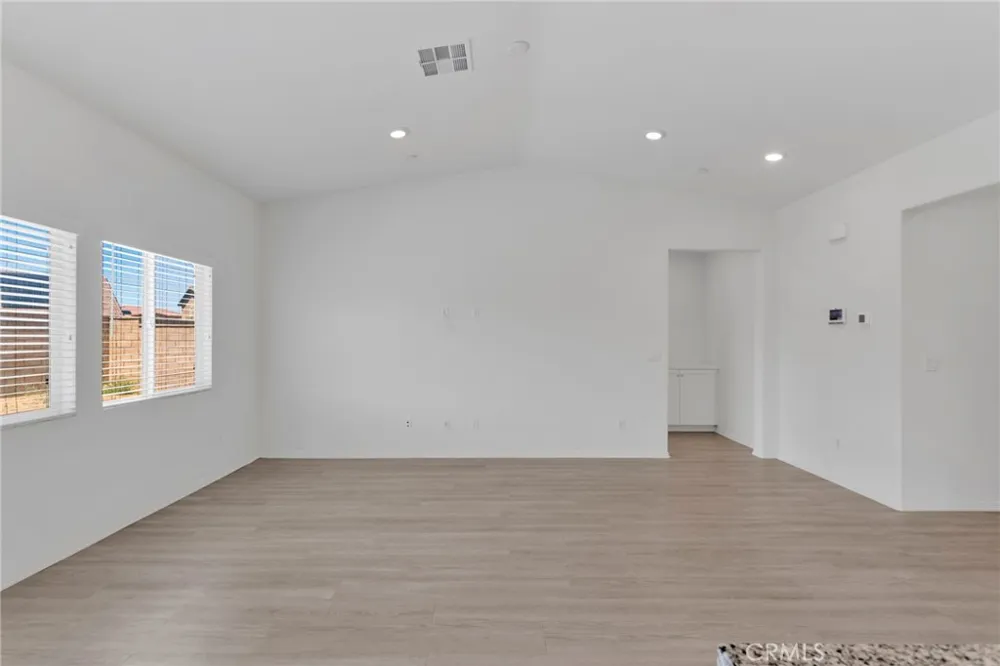 15644 Cobalt Road Victorville, CA 92394