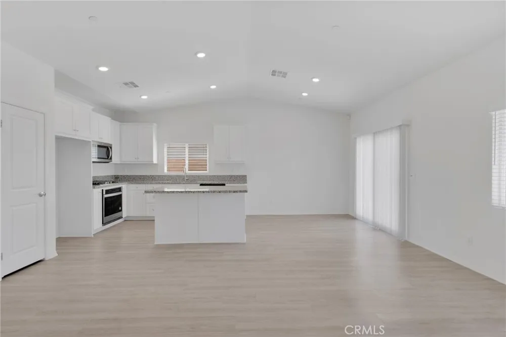 15644 Cobalt Road Victorville, CA 92394