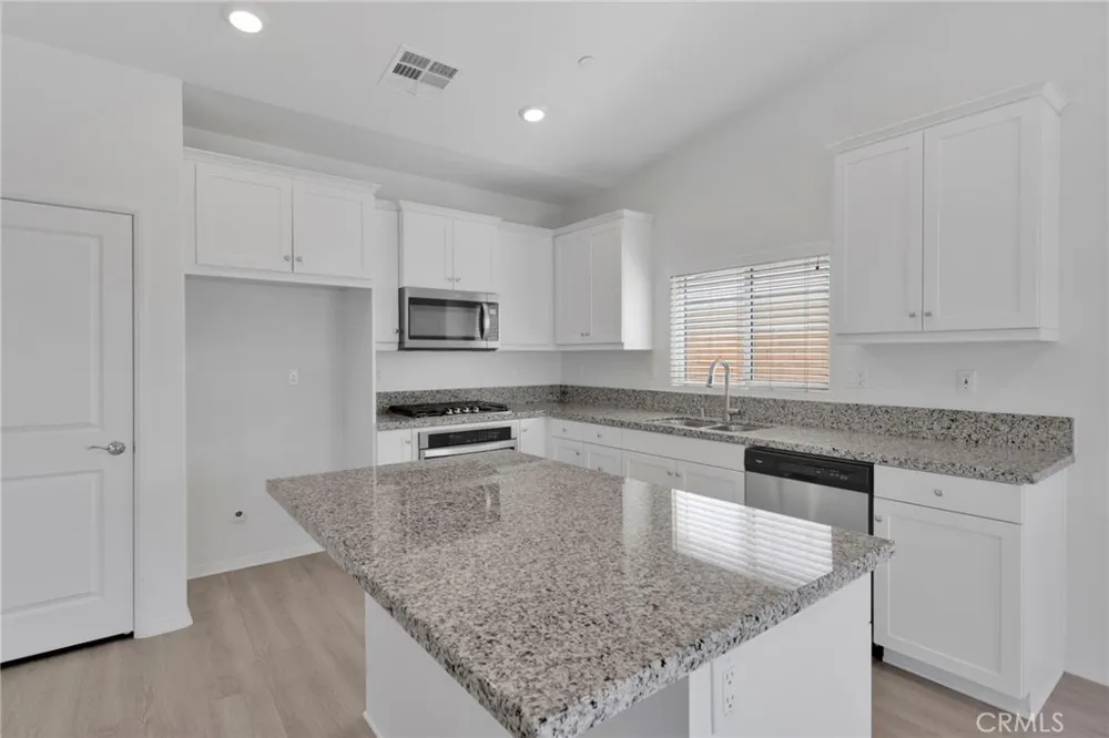 15644 Cobalt Road Victorville, CA 92394