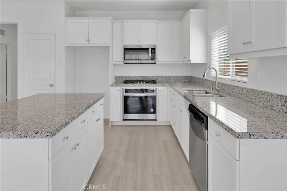 15644 Cobalt Road Victorville, CA 92394