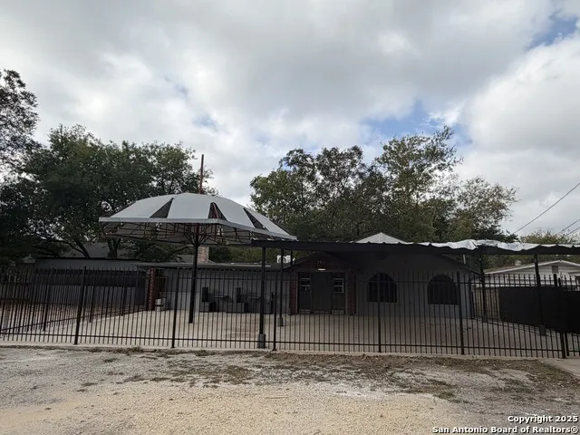 2011 Mission San Antonio, TX 78214