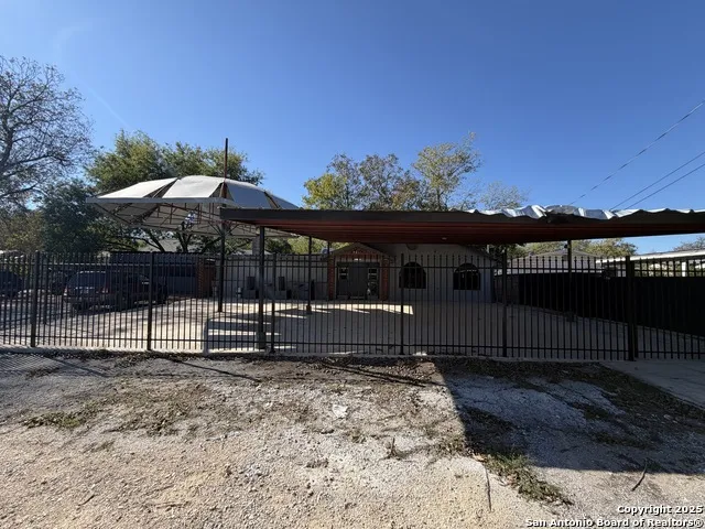 2011 Mission San Antonio, TX 78214