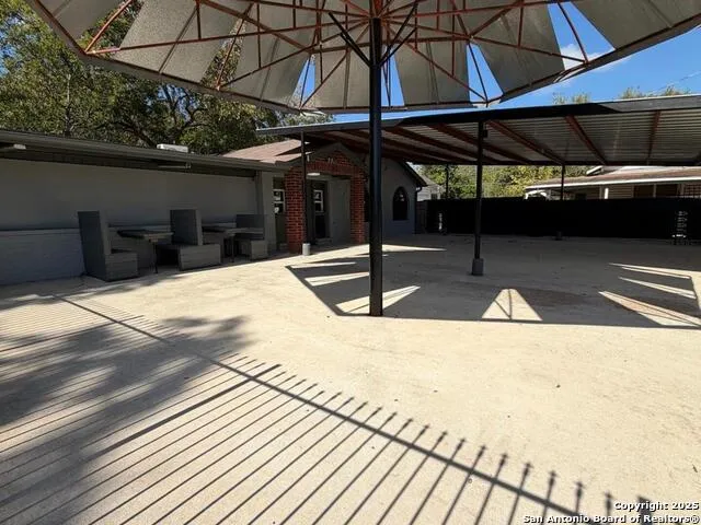 2011 Mission San Antonio, TX 78214
