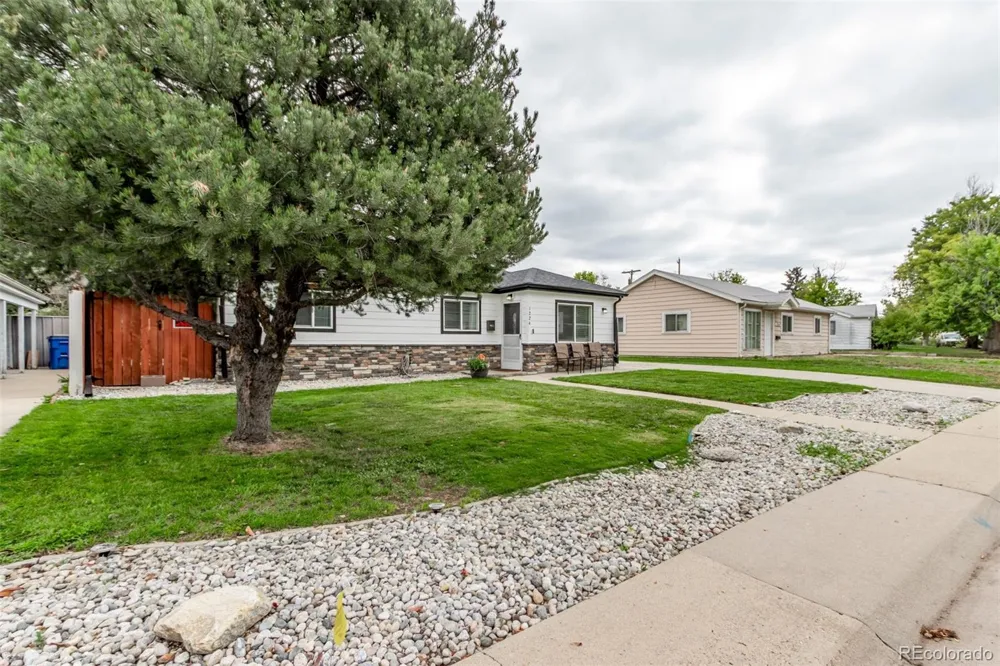 1224 Xanadu Street Aurora, CO 80011