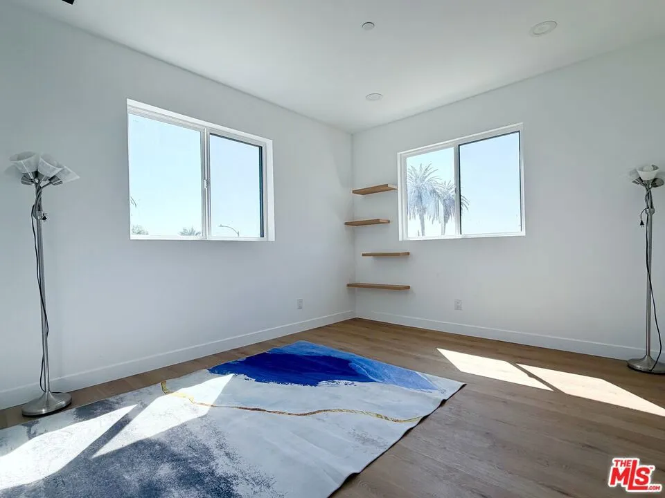 4627 Rosewood Avenue Los Angeles, CA 90004