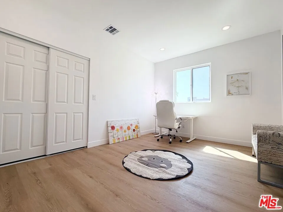 4627 Rosewood Avenue Los Angeles, CA 90004