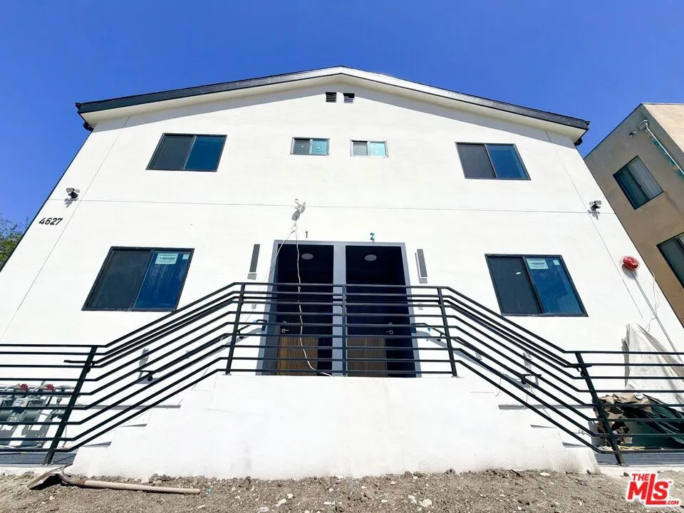 4627 Rosewood Avenue Los Angeles, CA 90004